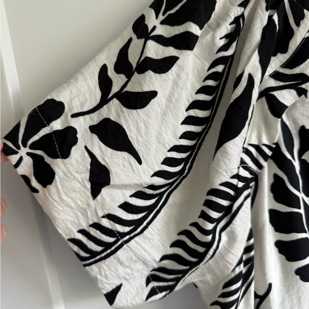 Rowan Boho Floral Black White Leaf Pattern Maxi Dress with Pockets SMALL NWT - Picture 8 of 10
